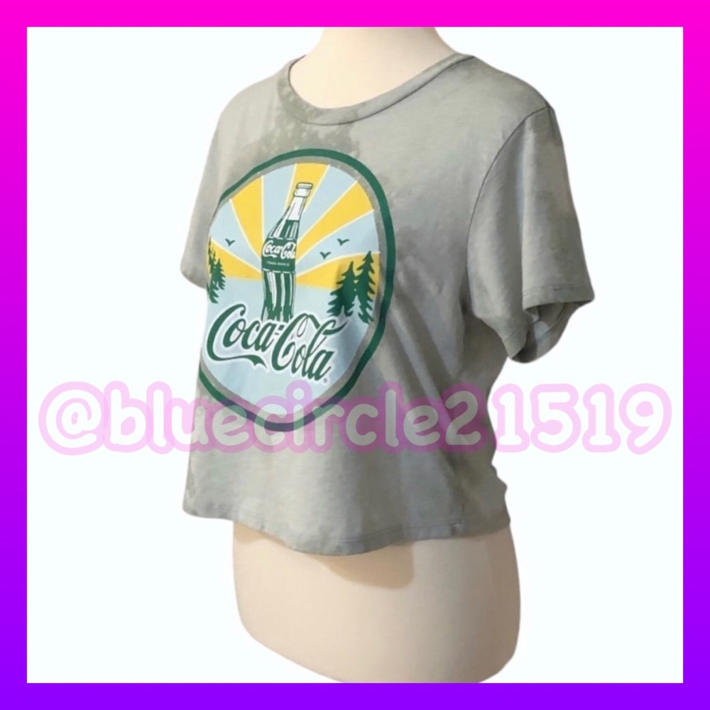 ⬇️ Coca-Cola Custom Made Green Tie Dye Short Sleeve Crop Top 
•Size Small